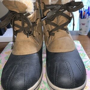 Bearpaw Women’s Fur-lined Boots
